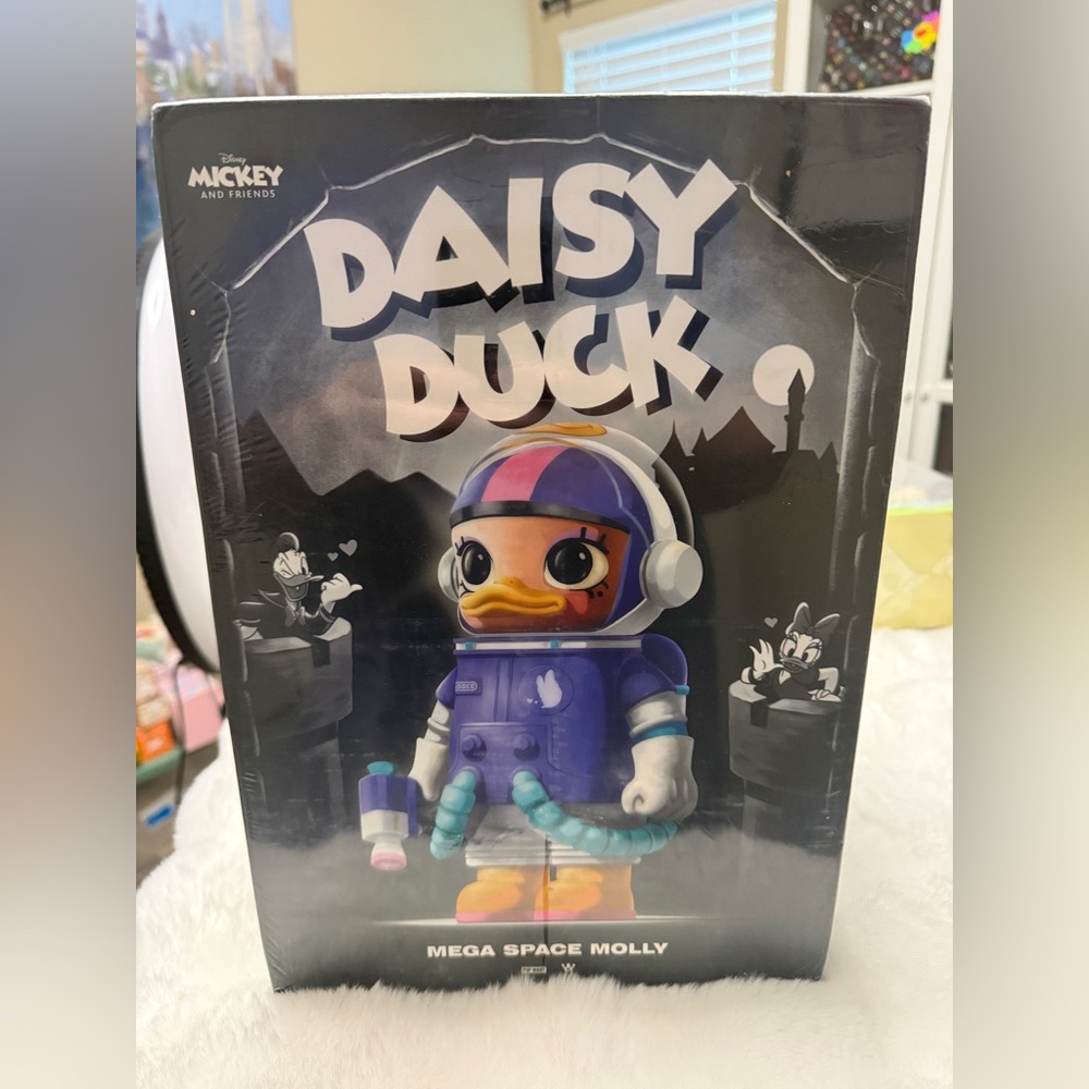 Popmart Mega Space Molly Daisy Duck 400%